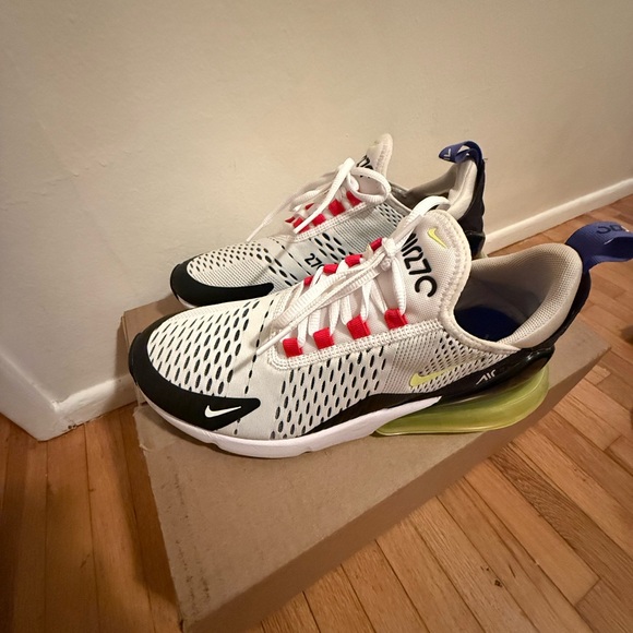 Nike Women’s Air Max 270 White Black and Yellow Sneakers - Picture 1 of 5